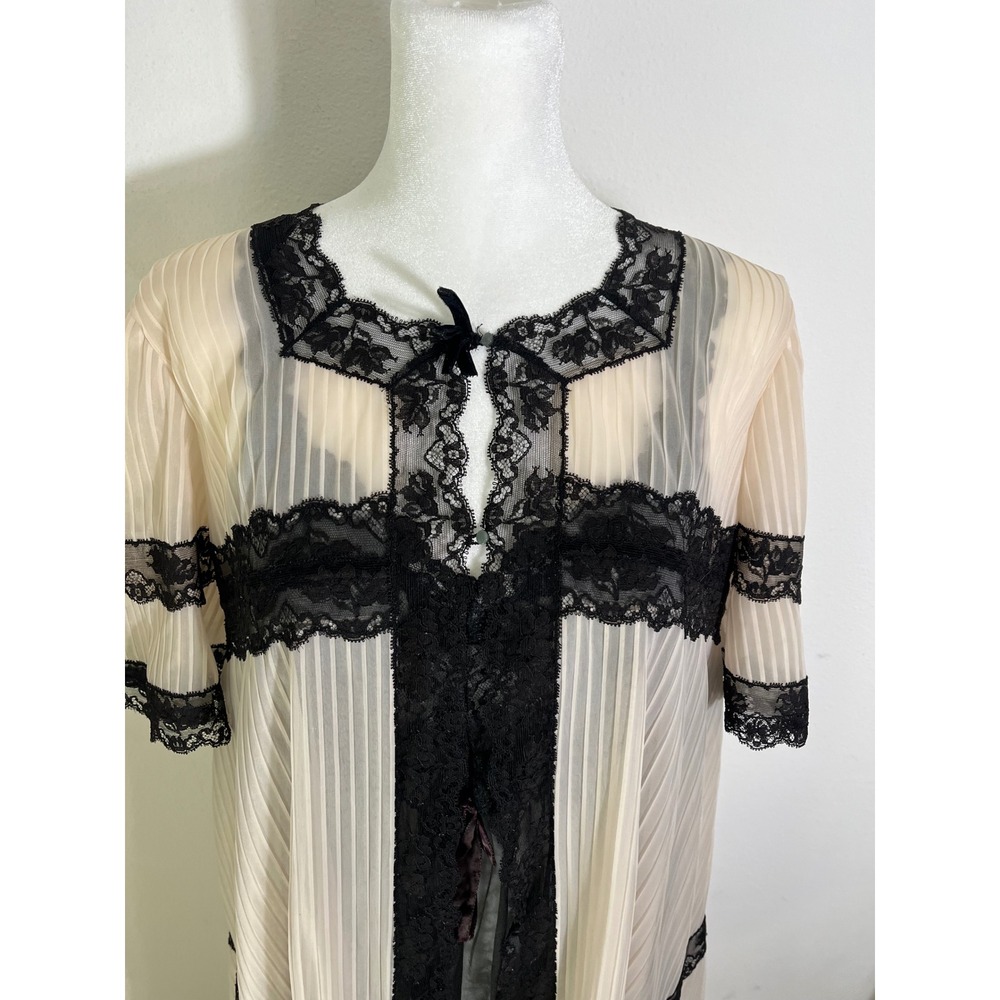 VINTAGE 60s VANITY FAIR Peignoir Set Black Lace Pleated Chiffon Robe Nightgown - Picture 4 of 16